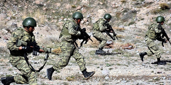 Kayseri'de komandoların zorlu eğitimi