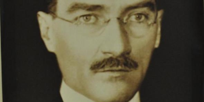 Atatürk'ün o fotoğrafını ABD'den nasıl satın aldığı anlattı