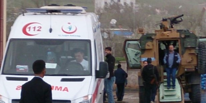 Diyarbakr'da askeri araca saldr: 6 yaral