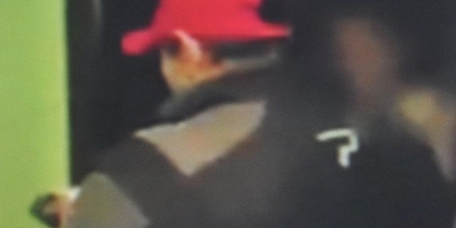 Yemek siparişi getiren kurye üniversite öğrencisini dövdü