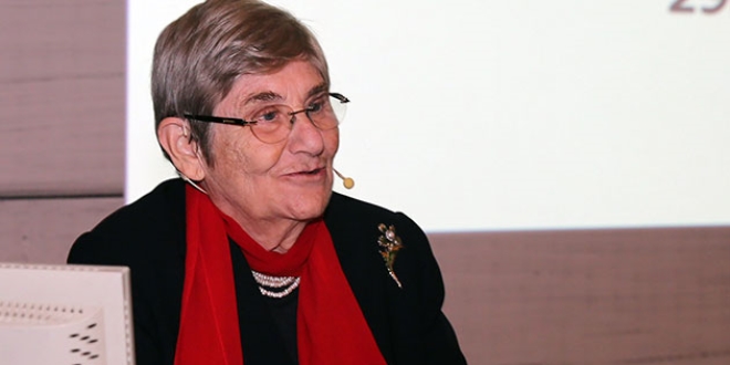 Canan Karatay: Bol bol çay için ama şekersiz