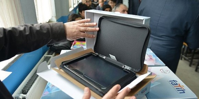'Tablet yerine klavyeli bilgisayar verilmesini planlıyoruz'
