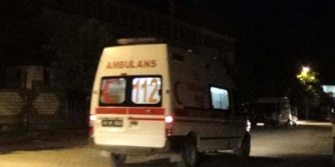 6 yaşındaki çocuğun boynuna 'yorgun mermi' isabet etti