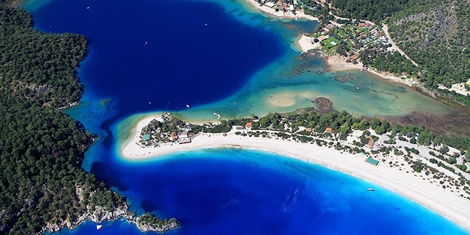 Ölüdeniz turistleri büyülüyor