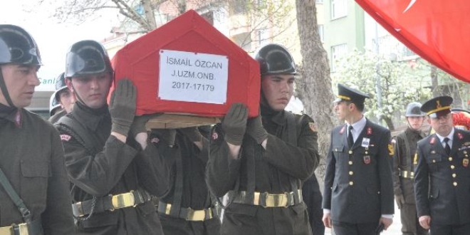 Jandarma özel harekatçıya memleketinde son görev