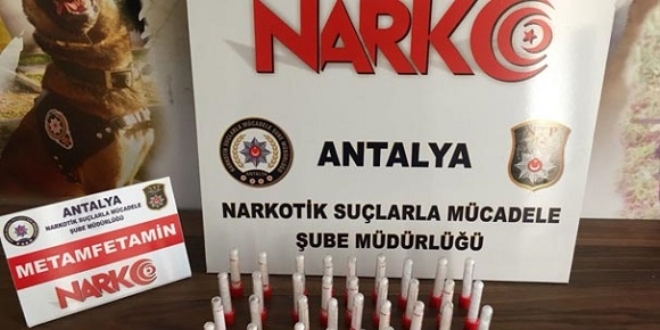 Kan tüplerinin içine gizleyip kargoya vermişler