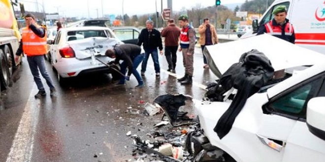 Bolu'da zincirleme kaza: 5 yaralı