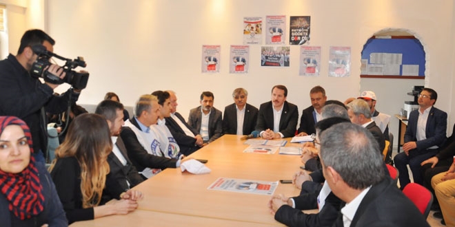 Eğitim-Bir-Sen performans sistemine karşı imza kampanyası başlattı