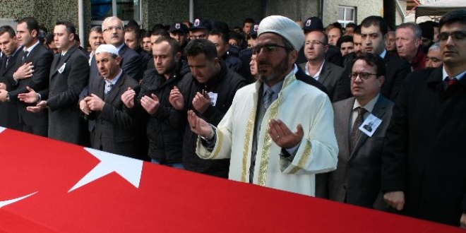 Kazada ölen cezaevi aracının şoförü toprağa verildi