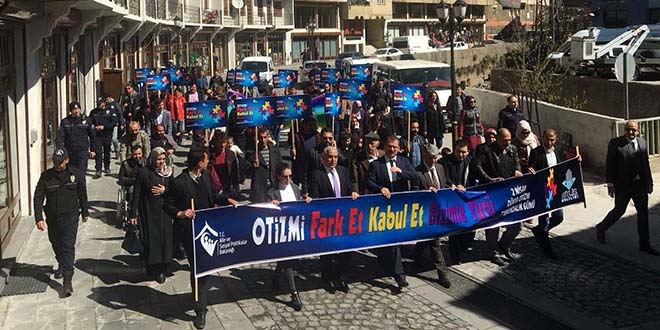 Öğrenciler türkülerini şehit Aybüke öğretmen için söyledi