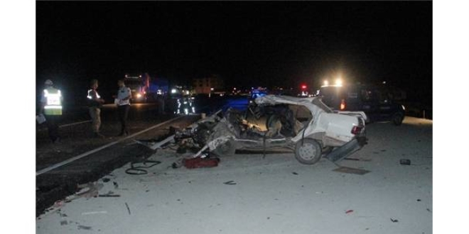 Elazığ'da tankerle otomobil çarpıştı: 1 ölü, 3 yaralı