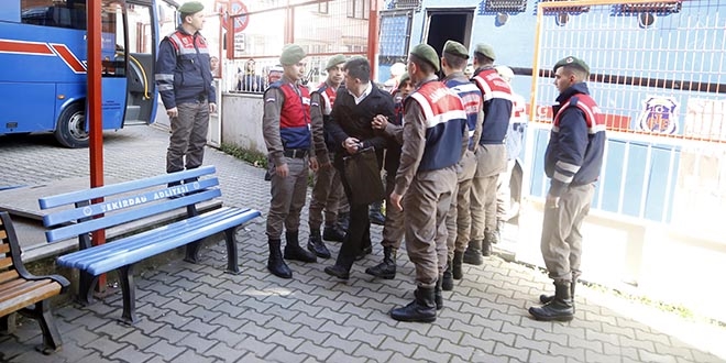 22'si tutuklu 43 sanığın yargılandığı dava ertelendi