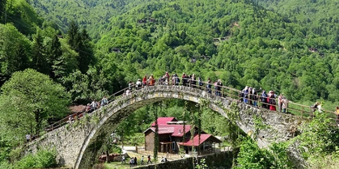 Rize yaylaları ziyaretçilerini bekliyor