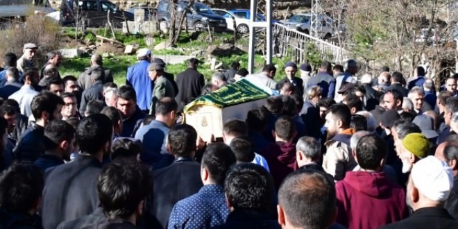 Üniversite öğrencisi genç kıza son görev