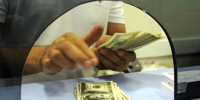 Döviz büroları 5 gün boyunca 500 dolar için kimlik istedi