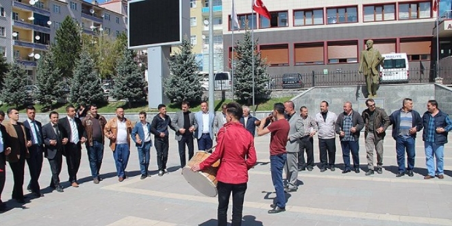 Kadroyu davul zurnayla kutladılar