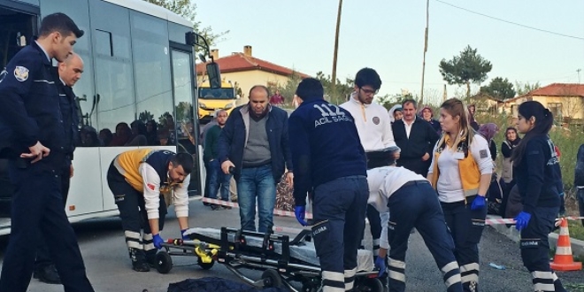 Belediye otobüsünün altında kalan çocuk hayatını kaybetti