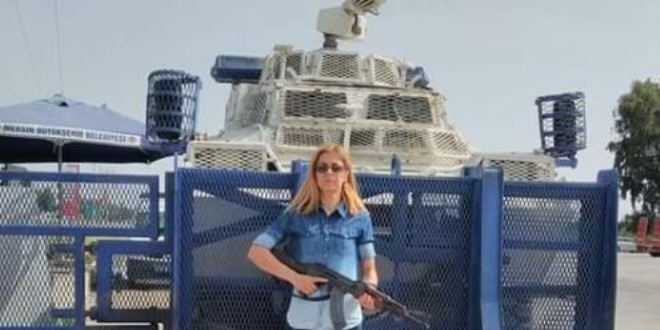Kadın polis memuru kalp krizi geçirerek öldü