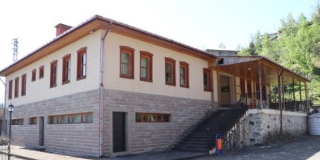 Köylülerden araştırma merkezindeki cihazların götürülmesine tepki