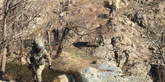 Şırnak Cudi'de teröristlerin erzak deposu ele geçirildi