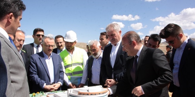 Maliye Bakanı Ağbal hastane inşaatını inceledi