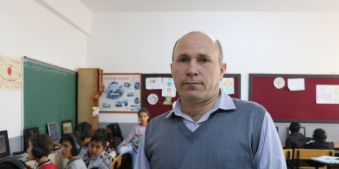 Öğrencilerini 2. el bilgisayarlarla internetle buluşturdu