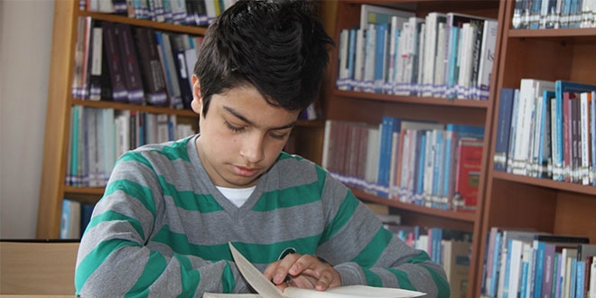 Bu çocuğa kitap dayanmıyor