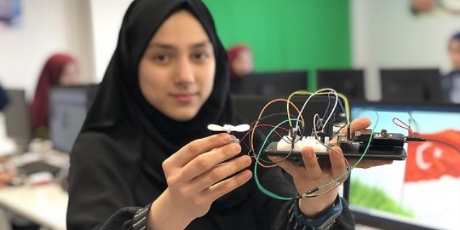 Robotik kodlama ile 'geleceği' tasarlıyorlar