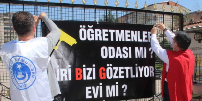 O ilçe de, öğretmenler odasına konulan kamera kaldırıldı