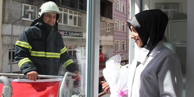 İtfaiye erinden ilginç evlenme teklifi