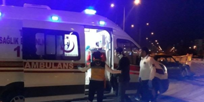 Manisa'da iki otomobil çarpıştı: 7 yaralı