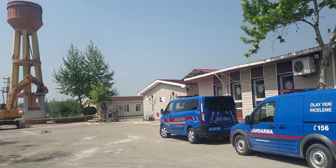 İlkokul bahçesindeki su deposundan düşen kişi öldü
