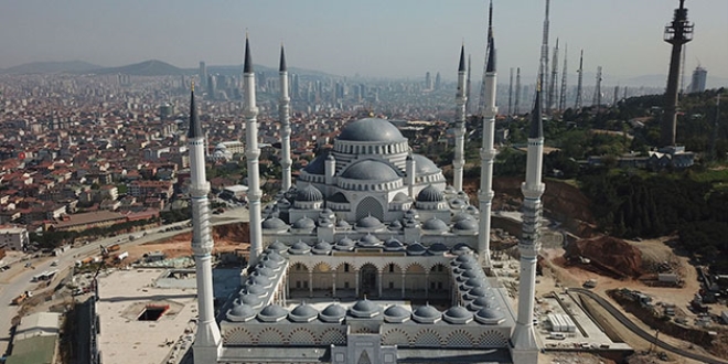 Çamlıca Cami 58 gün sonra ibadete açılıyor