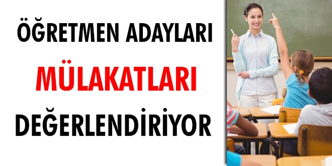 Öğretmen adayları mülakatları değerlendiriyor