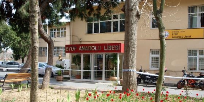 'Eyüp Anadolu Lisesi'nin ismi aynı kalsın'