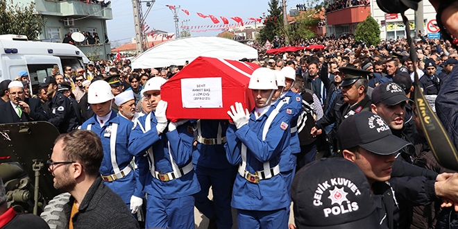 Şehit Uzman Çavuş Baş, son yolculuğuna uğurlandı