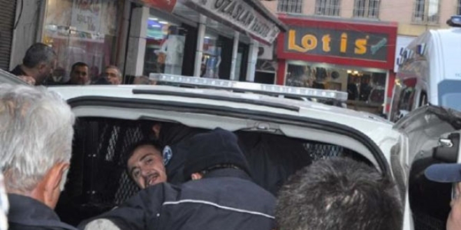 Kahraman polis, madde bağımlısını son anda kurtardı