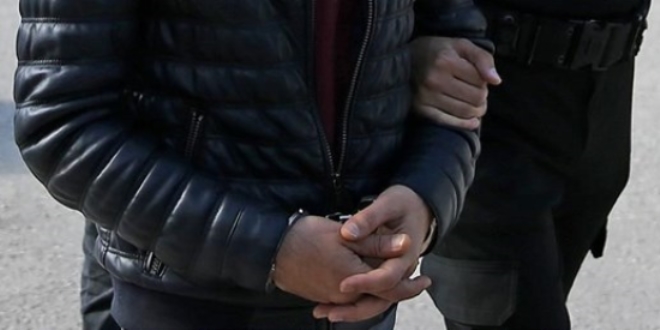 Eski savcı Yunanistan'a kaçarken yakalandı
