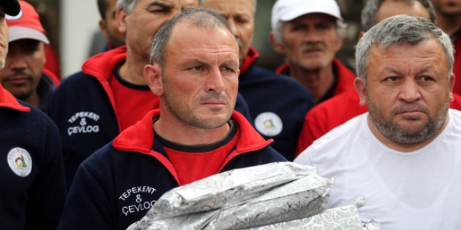 Bulduğu altın ve para dolu çantayı teslim etti, desteği kaptı!