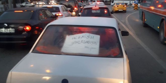 Trafikte şaşırtan uyarı; 'acemiyim yaklaşmayın'
