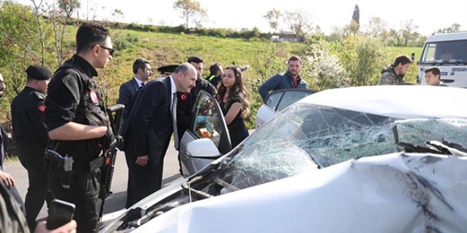 Bakan Soylu'nun konvoyu önünde trafik kazası
