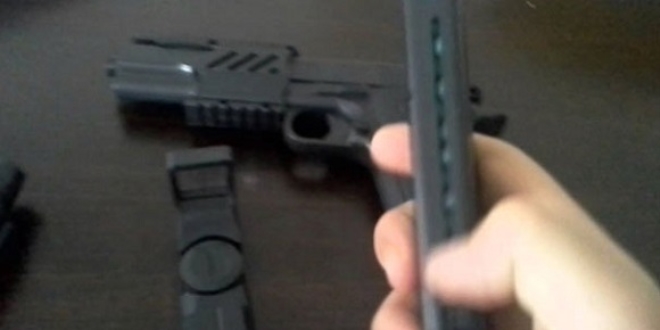 Boncuklu tabancayla banka soymaya kalktı