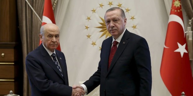Erken seçim kararı gece yarısı alındı