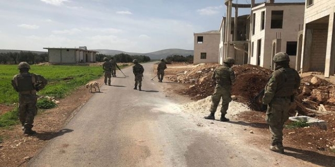 TSK Afrin'de evlere tuzaklanan bombalar imha etti