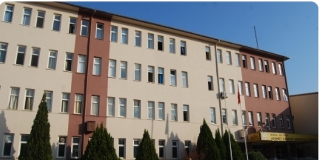 Mezunlardan nitelikli okul tepkisi