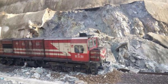 Aydın'da yük treni raydan çıktı