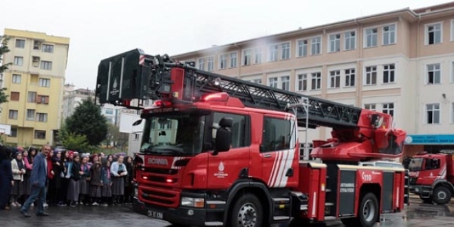 İmam hatip ortaokulunda korkutan yangın