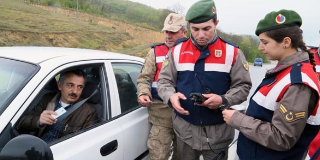 Jandarmadan 'barkod okuyucu cihazlı' uygulama