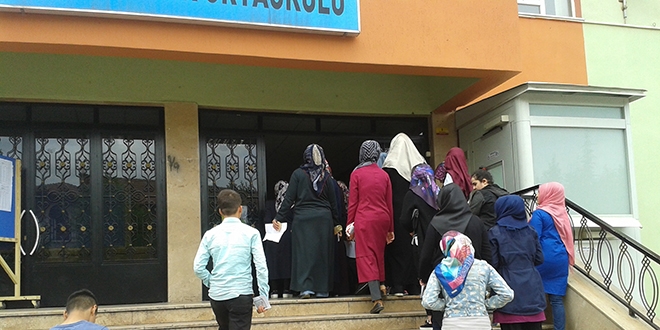 Açık lise öğrencileri telafi sınavına girdi