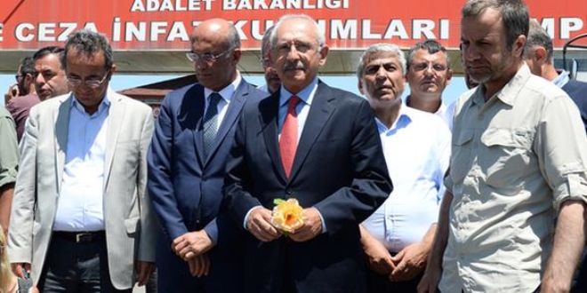 Kılıçdaroğlu, Berberoğlu'nu ziyaret etti